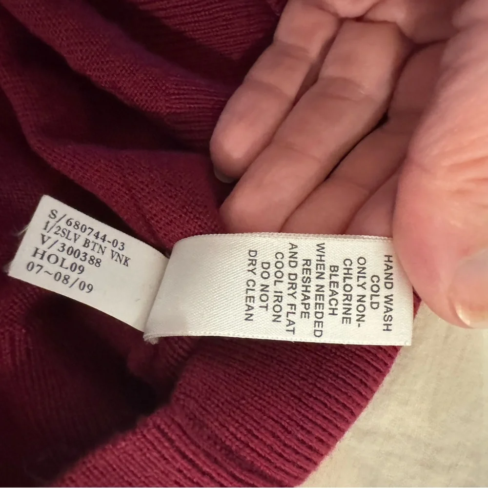 Burgundy Banana Republic Short Sleeve Merino V-Neck Sweater - XL - Picture 6 of 7